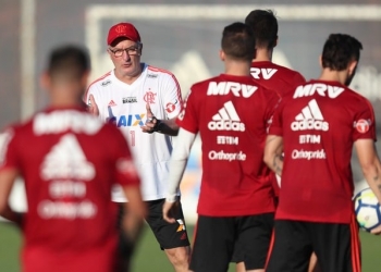 Apegado aos detalhes, Dorival aponta titulares e esmiúça ações por um Flamengo ofensivo e fatal