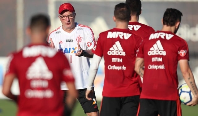 Apegado aos detalhes, Dorival aponta titulares e esmiúça ações por um Flamengo ofensivo e fatal