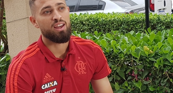 Coroado com gol, Léo Duarte esconde mal-estar: "Não dava para perder 1º Fla x Flu no Maraca"