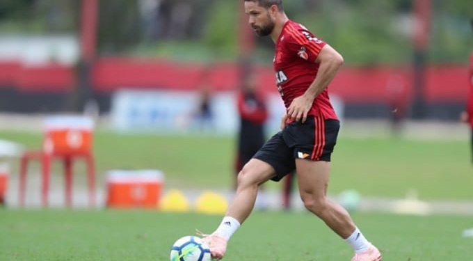 Diego volta a ser relacionado e é opção no Flamengo diante do Paraná