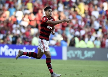 Dirigente do Milan, Leonardo confirma acordo por Lucas Paquetá