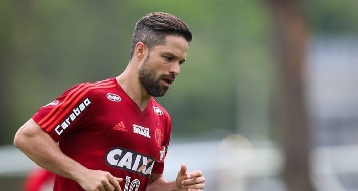 Dorival Júnior esboça time titular do Flamengo sem o meia Diego