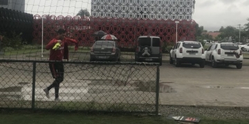 Dorival Júnior não confirma Diego Alves entre os relacionados do Flamengo contra o Palmeiras
