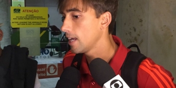 Em desembarque no Rio, César minimiza polêmica com Diego Alves: "Tudo vai se resolver"