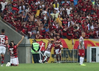 Fla venceu Flu e Corinthians por 3 a 0 e melhorou sem Diego. Ele volta?