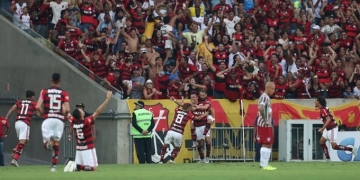 Fla venceu Flu e Corinthians por 3 a 0 e melhorou sem Diego. Ele volta?