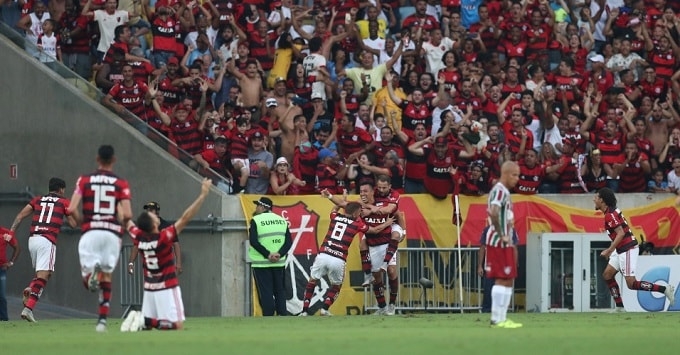 Fla venceu Flu e Corinthians por 3 a 0 e melhorou sem Diego. Ele volta?