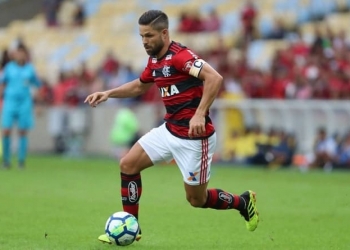 Flamengo antecipa conversas com Diego após negociação de Paquetá