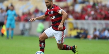 Flamengo antecipa conversas com Diego após negociação de Paquetá