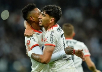Menos posse de bola, mais confiança e intensidade: o Flamengo de Dorival