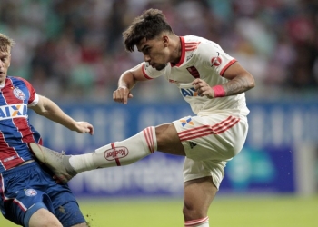 Queda técnica, assédio e cobranças: o que acontece com Lucas Paquetá?