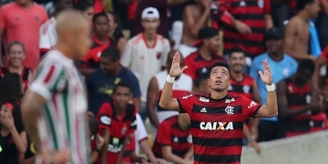 Uribe comemora boa atuação em vitória do Flamengo sobre o Flu