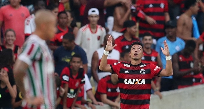 Uribe comemora boa atuação em vitória do Flamengo sobre o Flu