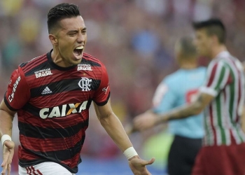 Uribe marca dois, Flamengo atropela o Flu no Maracanã e dorme na vice-liderança do Brasileiro