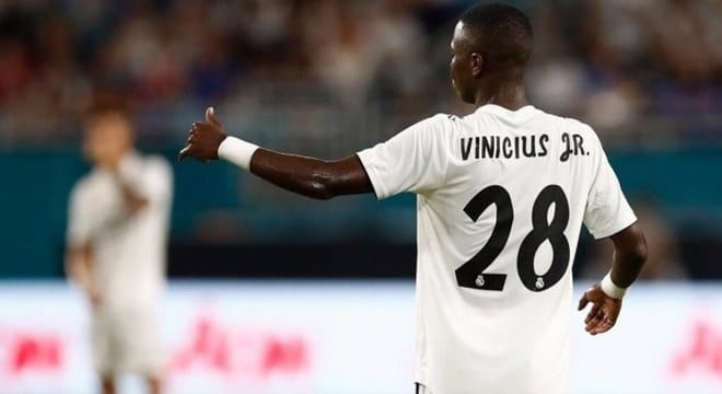 Vinícius Júnior é relacionado para Champions pelo Real Madrid