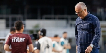 Dorival Jr. vive dilema com possível retorno de Diego ao Flamengo