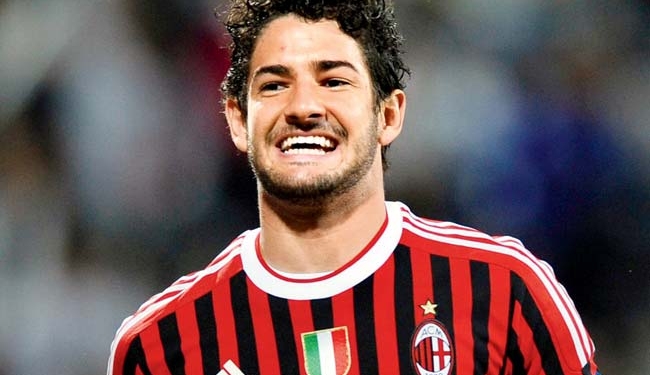 Pato elogia Lucas Paquetá e dá conselhos sobre o Milan ao meia do Flamengo