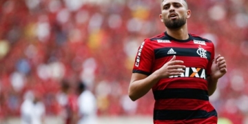 Léo Duarte diz que Fla não pode errar e torce para “lei do ex” se repetir com Vitinho contra o Bota