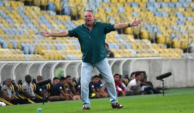 Abel monitora interesse do Flamengo e ouve pedido para colocar valores no papel