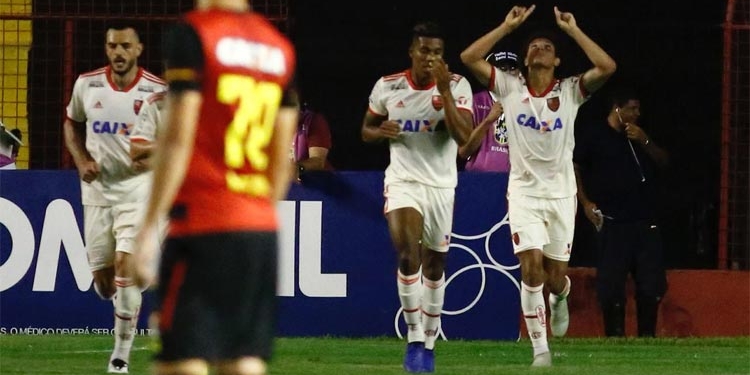 Após vitória, Willian Arão pede Flamengo 100% para buscar o título: "Vamos lutar"