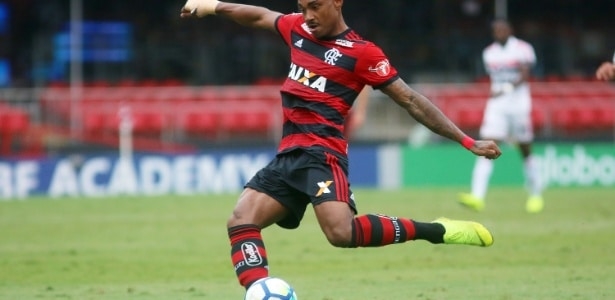 Com possível baixa de Vitinho, Fla dá adeus ao ano contra o Atlético-PR