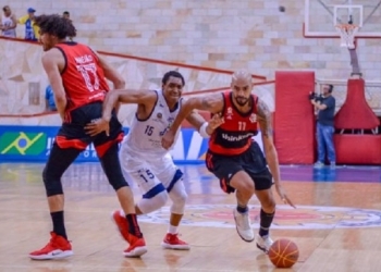 Destaque no FlaBasquete, Jhonathan comenta desafios de jogar fora de casa
