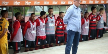 Dorival elogia Flamengo, lamenta empate, mas mantém esperança: "Não dá para baixar a guarda"