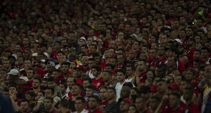 Flamengo faz promoção de ingresso para jogo contra o Santos em dia aniversário