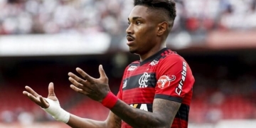 Flamengo peca nas finalizações e vê título do Brasileirão mais longe