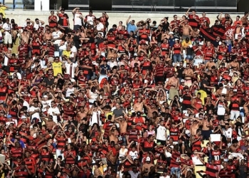 Flamengo solicita antecipação de jogo com Atlético-PR para sábado e aguarda posição da CBF