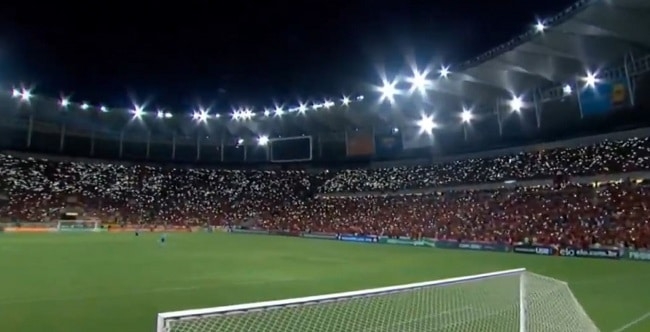 Flamengo é multado em R$ 20 mil por queda de luz no Maracanã