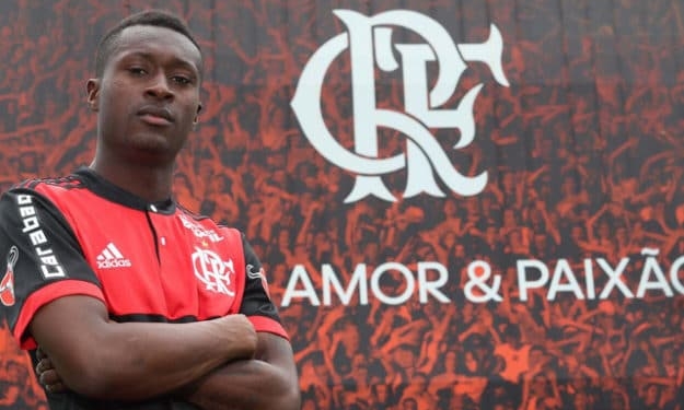 Com procura da Europa e de clube paulista, Marlos encaminha adeus ao Flamengo