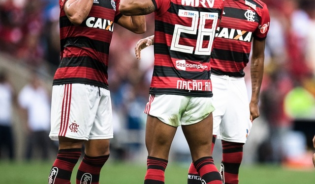Mudanças fazem Flamengo crescer em partida de pouca criatividade