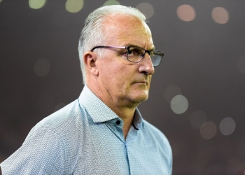 "Não dá para baixar a guarda", diz Dorival após empate do Flamengo