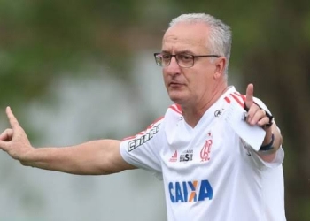 Números e futebol ajudam, mas política 'ignora' Dorival Jr no Flamengo