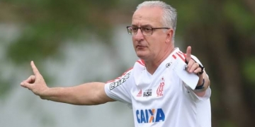 Números e futebol ajudam, mas política 'ignora' Dorival Jr no Flamengo