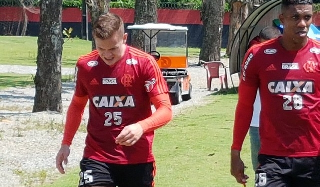 O quebra-cabeça de Dorival: treinador junta os cacos e busca nova formação no Flamengo