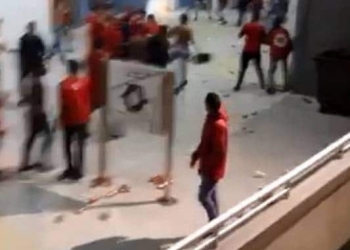 Torcidas organizadas do Fla e PM protagonizam confronto dentro do Maracanã
