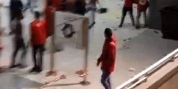Torcidas organizadas do Fla e PM protagonizam confronto dentro do Maracanã
