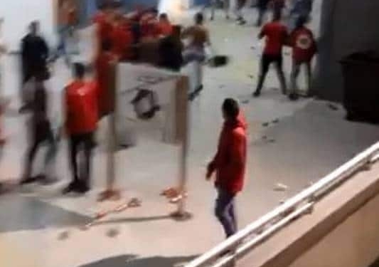 Torcidas organizadas do Fla e PM protagonizam confronto dentro do Maracanã