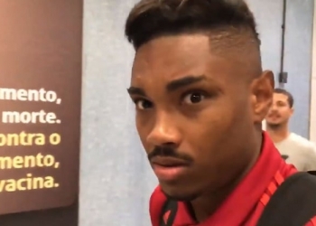 Vitinho lamenta chance perdida contra o São Paulo: "Poderia dar a vitória"