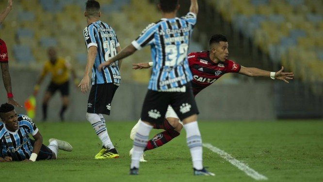 Análise: Vitória do Fla mantém fio de esperança na peculiar noite do Maracanã
