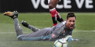 Assim como no Flamengo, Diego Alves já recusou a reserva e causou desconforto no Valencia