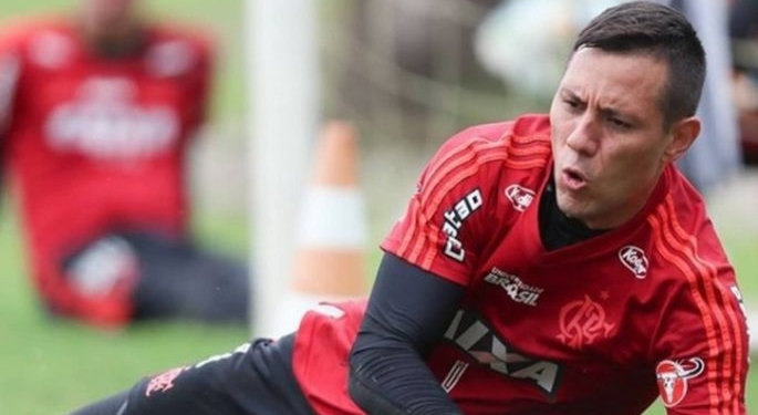 Flamengo espera semana tranquila com Diego Alves 'afastado'; goleiro usa redes para reunir 'provas'