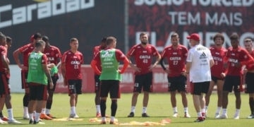 Dorival diz que Diego é única dúvida no Fla e ainda mantém sonho por título