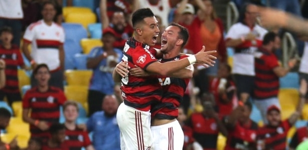 Flamengo vence o Grêmio no Maracanã e mantém viva a briga pelo título do Brasileiro