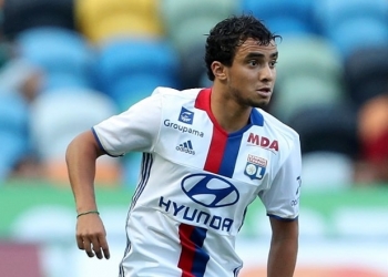 Chapa da situação encaminha conversa por lateral Rafael, do Lyon, para o Flamengo