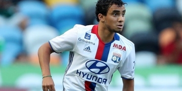Chapa da situação encaminha conversa por lateral Rafael, do Lyon, para o Flamengo