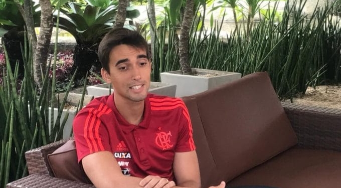 César se vê pronto para ser titular e revela conversa com Diego Alves: ''Não me senti ofendido''