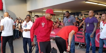 Com 18% de imposto, custo total de Vitinho sai a R$ 54 milhões, aponta balanço do Flamengo